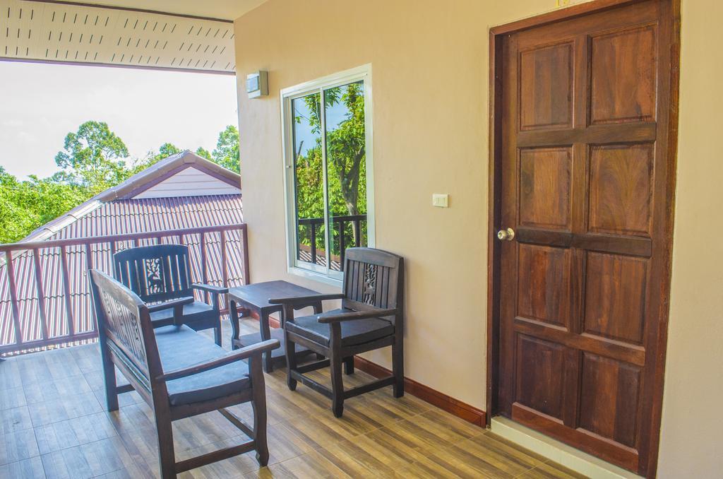 The Fisherman'S Chalet Natien Beach  Экстерьер фото