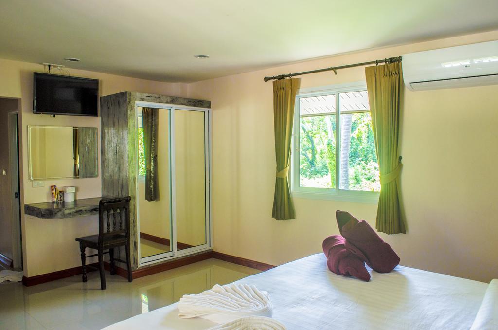 The Fisherman'S Chalet Natien Beach  Экстерьер фото