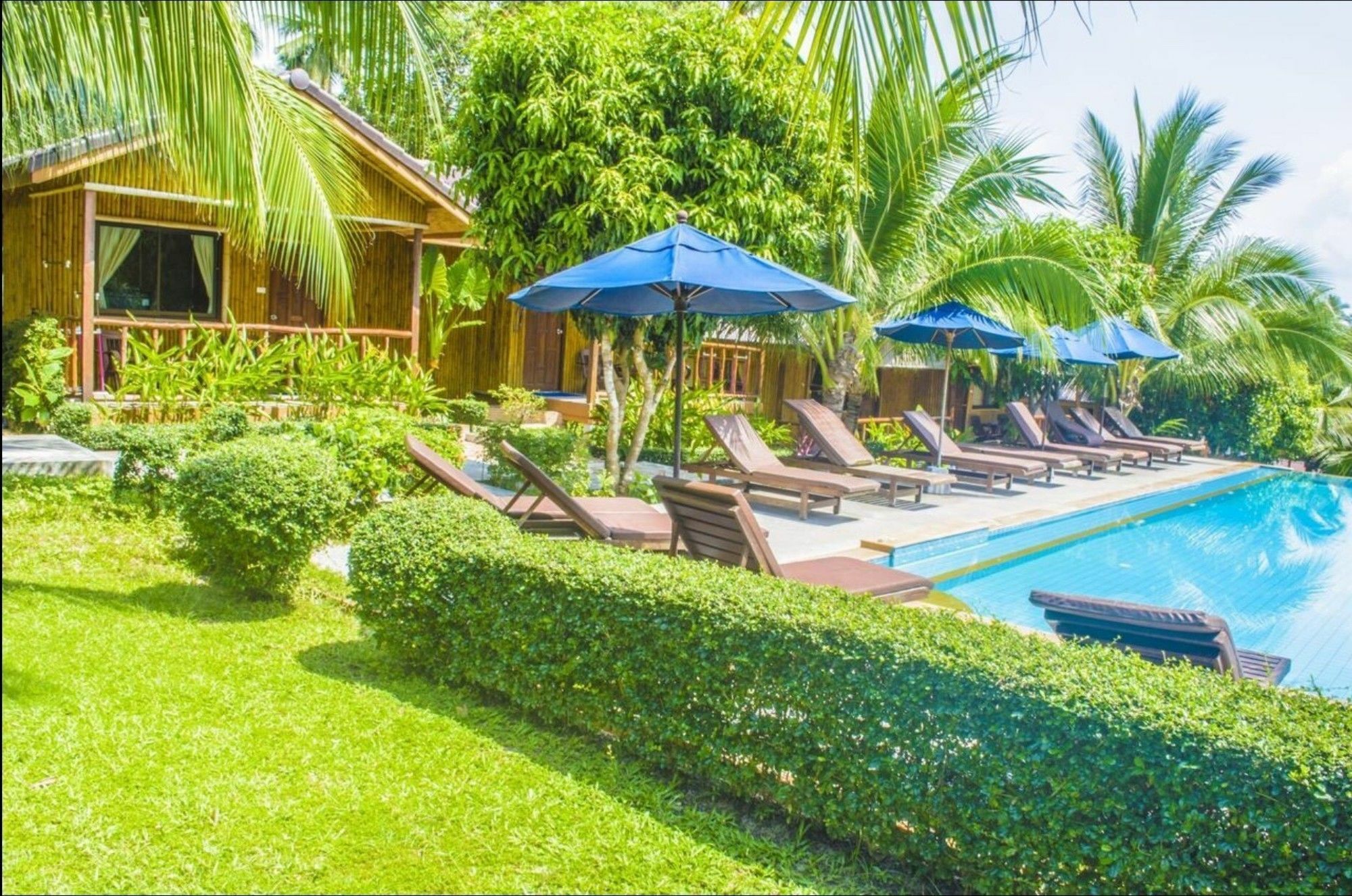 The Fisherman'S Chalet Natien Beach  Экстерьер фото